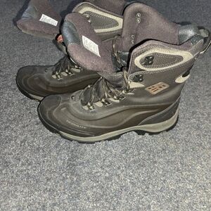 Columbia Men's Dark Gray and Black Boots Size12 us